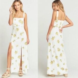 Show me your MuMu white floral dress size Large.